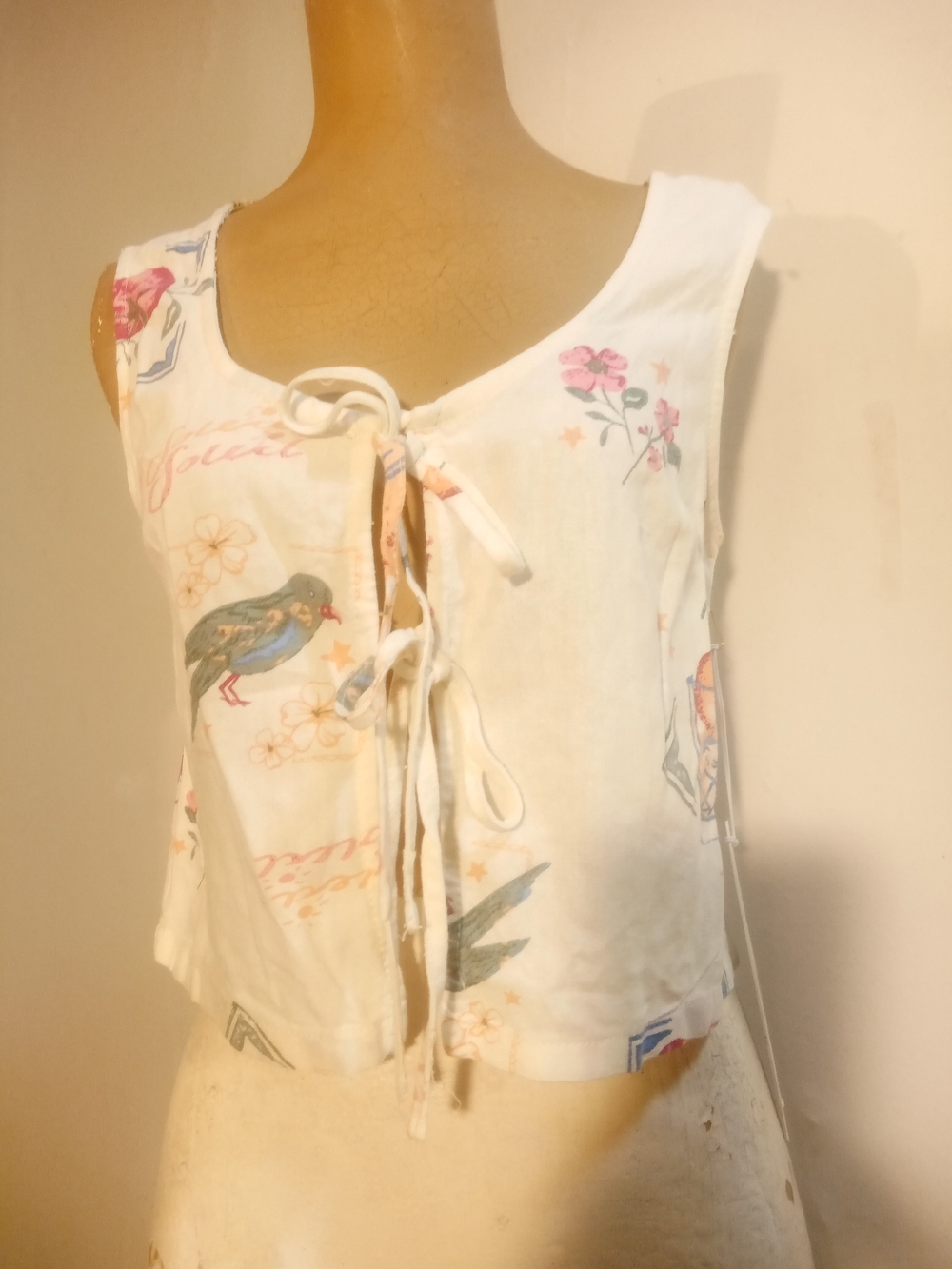White Floral & Bird Tie-Front Tank Top - Casual Summer Layer